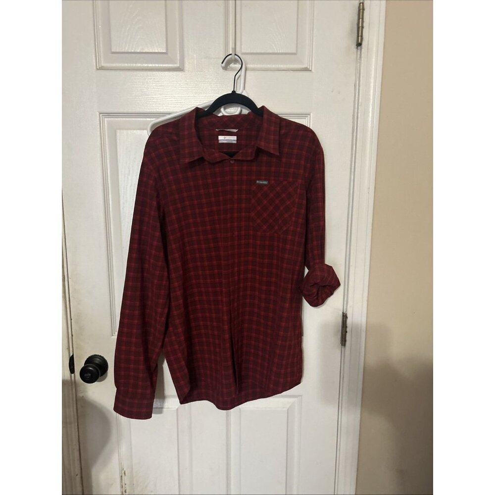 Columbia Sportswear Men's L button down long sleeve plaid Shirt Red outdoors